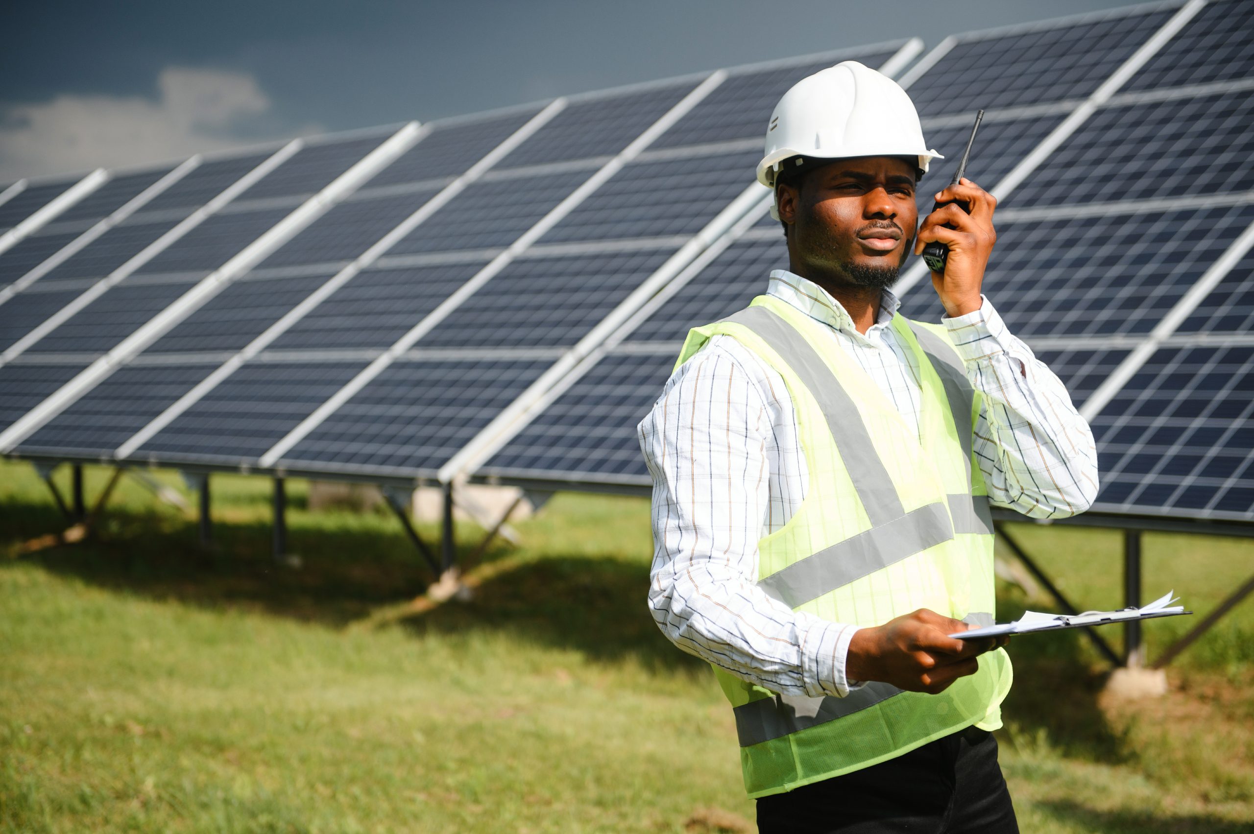 Finbrok solar energy installers at a solar off-grid station